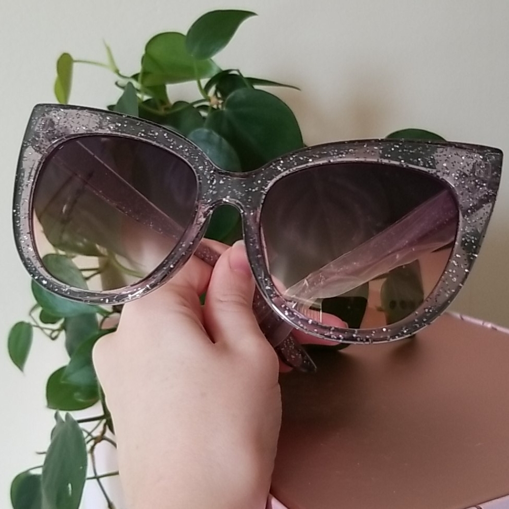 Free with Bundle Glitter Cat-Eye Sunglasses